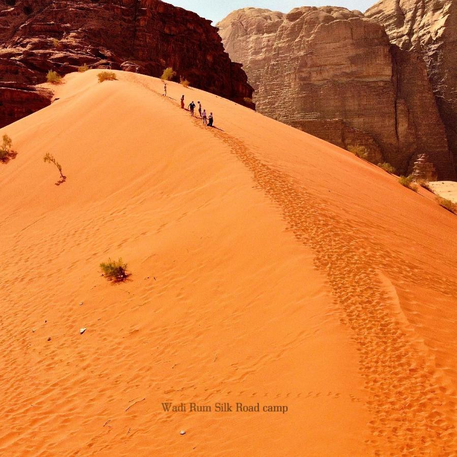 Wadi Rum Silk Road Camp מראה חיצוני תמונה